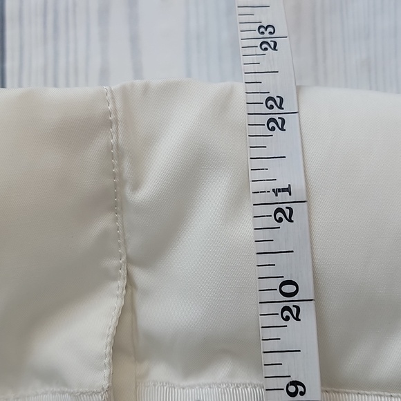 WHBM puffer vest - ivory Women's Size M - Picture 11 of 11